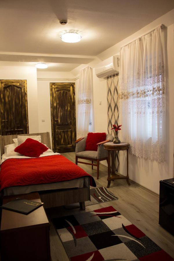 Vadasz Panzio Es Etterem Hotel