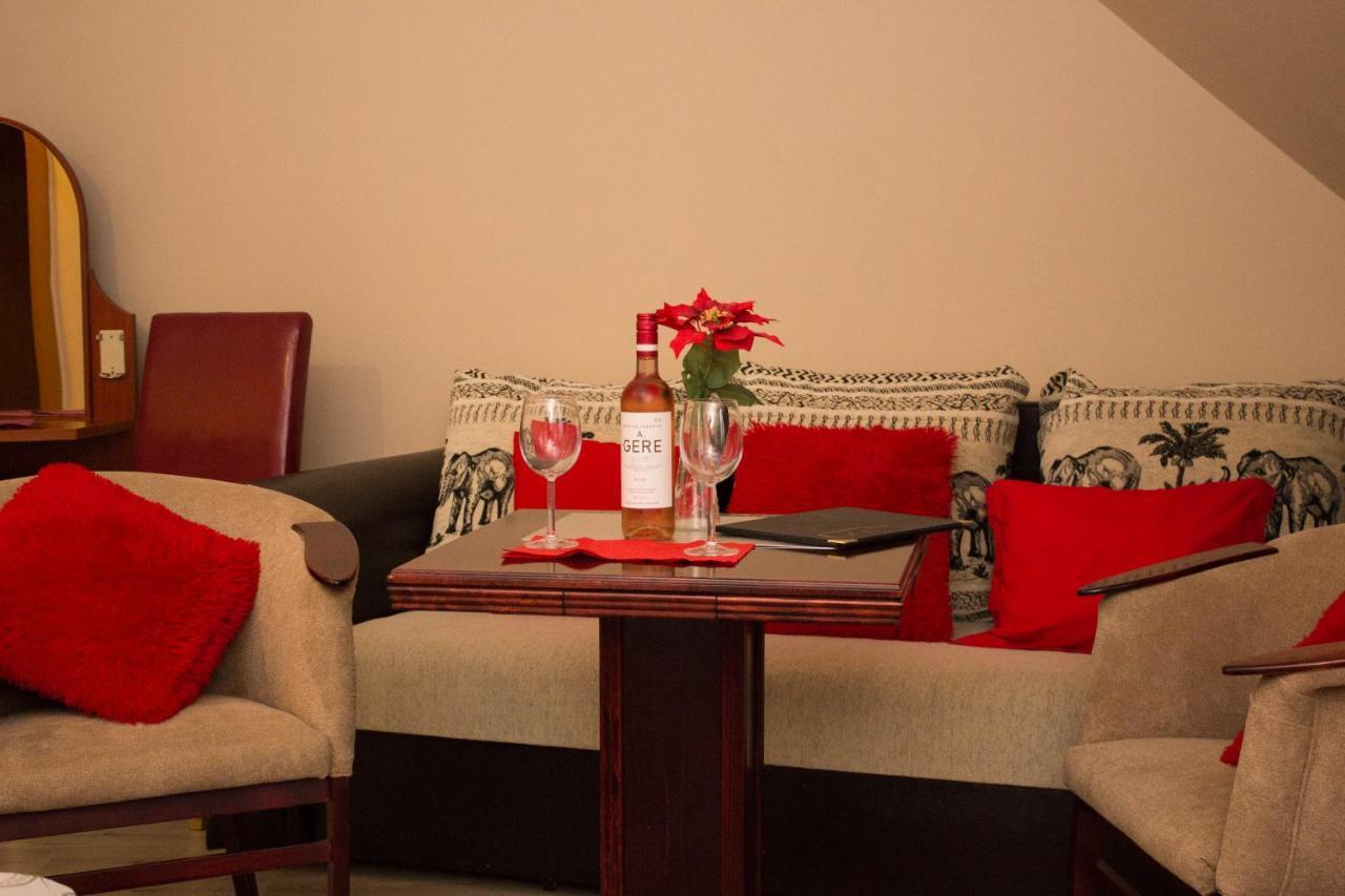 Hotel Vadasz Panzio Es Etterem 4*