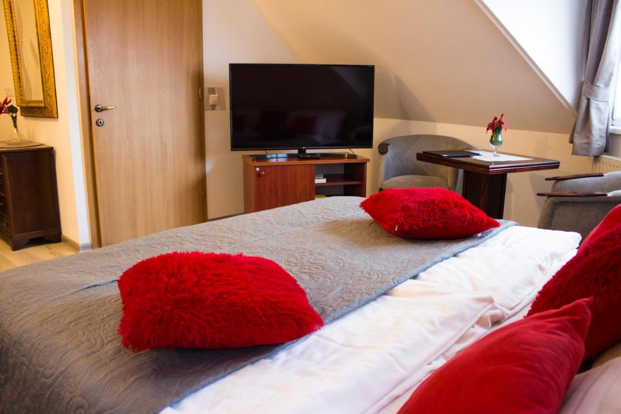Hotel Vadasz Panzio Es Etterem 4*